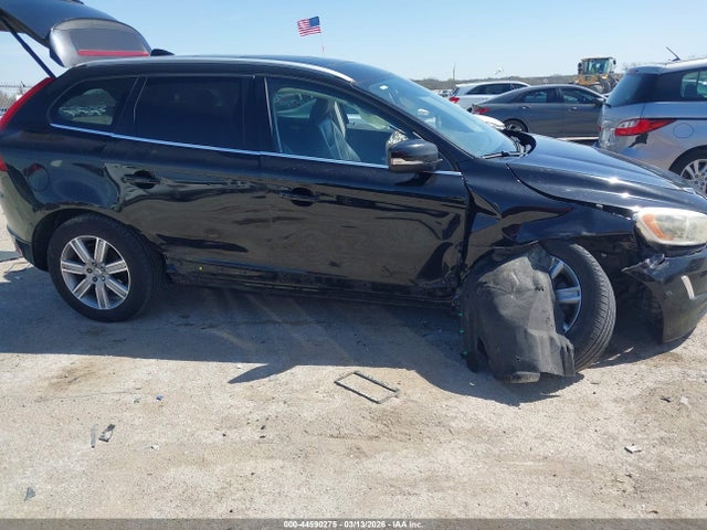 2017 VOLVO XC60 YV440MDU3H2042648 Photo 5