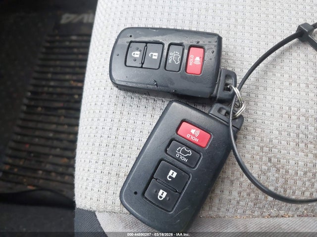 Toyota Rav4 Xle 2018 JTMRFREV2JD227201 Image 11