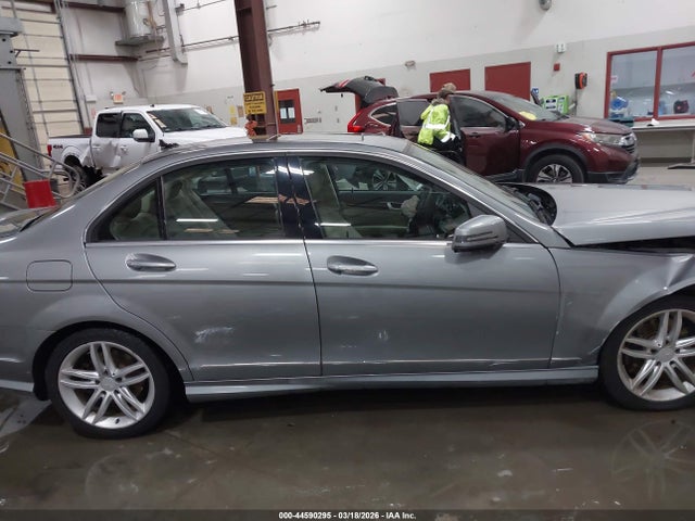 Aukcja sprzedaży 2013 Mercedes-benz C 300 Sport 4matic, vin: WDDGF8AB5DR289637, numer aukcji: 44590295
