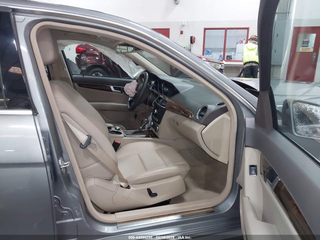 Aukcja sprzedaży 2013 Mercedes-benz C 300 Sport 4matic, vin: WDDGF8AB5DR289637, numer aukcji: 44590295