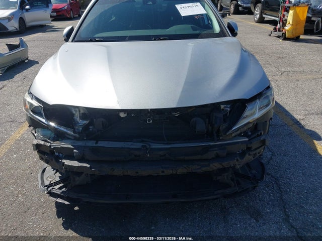 4T1B11HK5KU190709 Toyota CAMRY SE