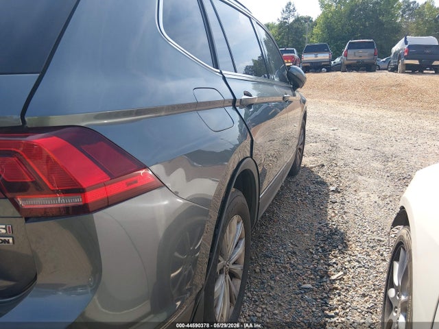 44590378 :رقم المزاد ، 3VV2B7AX5JM163816 vin ، 2018 Volkswagen Tiguan 2.0t Se/2.0t Sel مزاد بيع