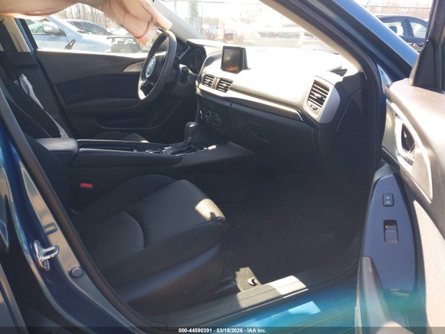 Продаж на аукціоні авто 2018 Mazda Mazda3 Sport, vin: 3MZBN1K74JM194540, номер лоту: 44590391