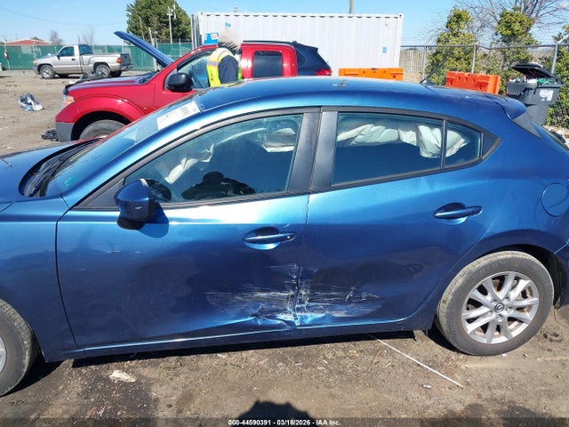 Продаж на аукціоні авто 2018 Mazda Mazda3 Sport, vin: 3MZBN1K74JM194540, номер лоту: 44590391