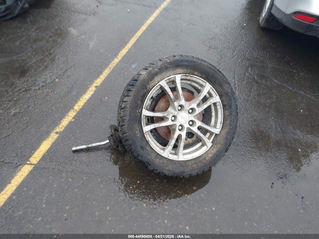 1FADP3FE7JL313845 Ford FOCUS SE