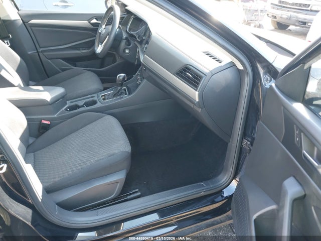 Продажа на аукционе авто 2019 Volkswagen Jetta 1.4t R-line/1.4t S/1.4t Se, vin: 3VWCB7BU7KM178629, номер лота: 44590419