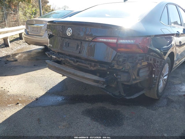 Продажа на аукционе авто 2019 Volkswagen Jetta 1.4t R-line/1.4t S/1.4t Se, vin: 3VWCB7BU7KM178629, номер лота: 44590419