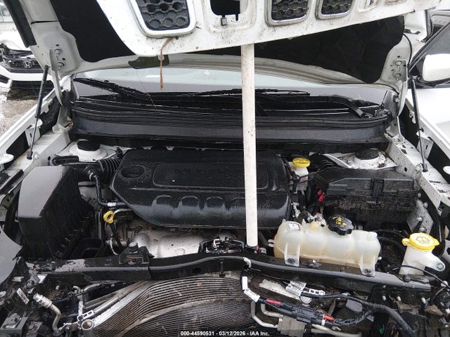 44590531 :رقم المزاد ، 1C4PJLCB8LD514931 vin ، 2020 Jeep Cherokee Latitude Fwd مزاد بيع