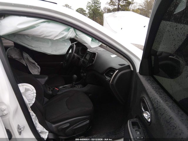 44590531 :رقم المزاد ، 1C4PJLCB8LD514931 vin ، 2020 Jeep Cherokee Latitude Fwd مزاد بيع