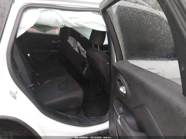 44590531 :رقم المزاد ، 1C4PJLCB8LD514931 vin ، 2020 Jeep Cherokee Latitude Fwd مزاد بيع