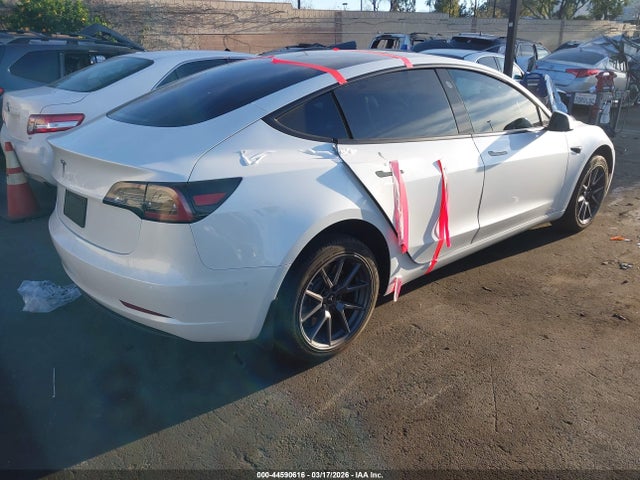 2021 Tesla Model 3 Standard Range Plus Rear-wheel Drive მანქანა იყიდება აუქციონზე, vin: 5YJ3E1EA1MF941504, აუქციონის ნომერი: 44590616