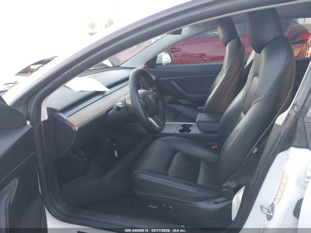 2021 Tesla Model 3 Standard Range Plus Rear-wheel Drive მანქანა იყიდება აუქციონზე, vin: 5YJ3E1EA1MF941504, აუქციონის ნომერი: 44590616