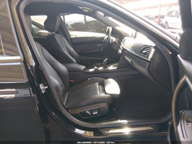 WBA8B9C3XHK885764 BMW 330I
