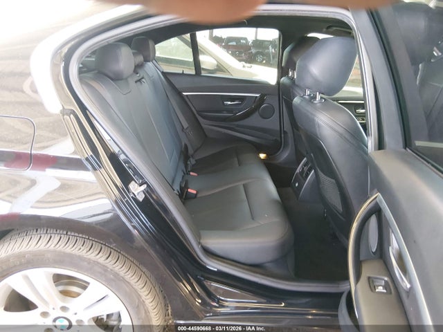 WBA8B9C3XHK885764 BMW 330I
