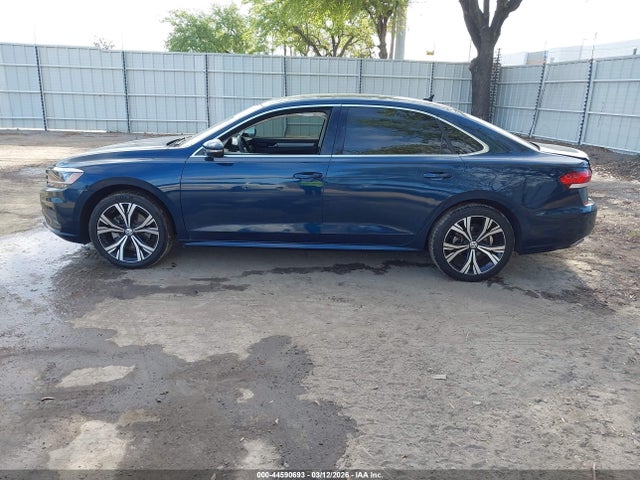 2022 Volkswagen Passat 2.0t Se მანქანა იყიდება აუქციონზე, vin: 1VWSA7A36NC007674, აუქციონის ნომერი: 44590693