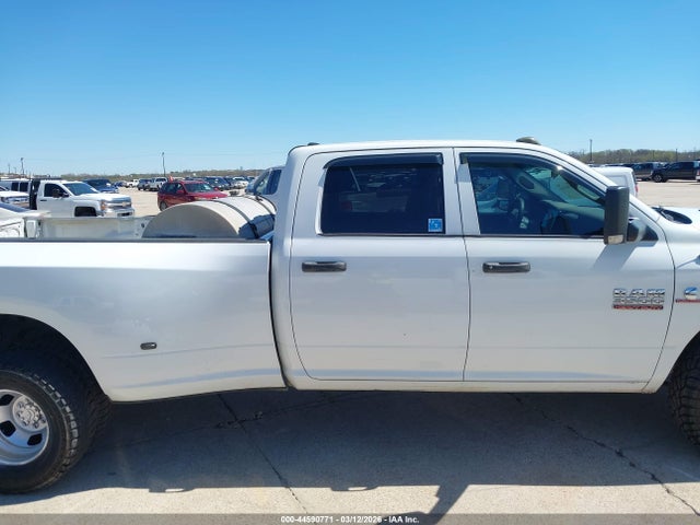 44590771 :رقم المزاد ، 3D73Y4CL1BG543574 vin ، 2011 Ram Ram 3500 St مزاد بيع