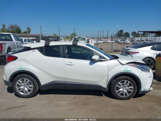 Toyota C-HR LE 2021 JTNKHMBX1M1120887 Image 13