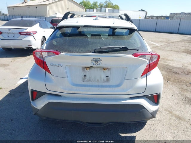 Toyota C-HR LE 2021 JTNKHMBX1M1120887 Image 16
