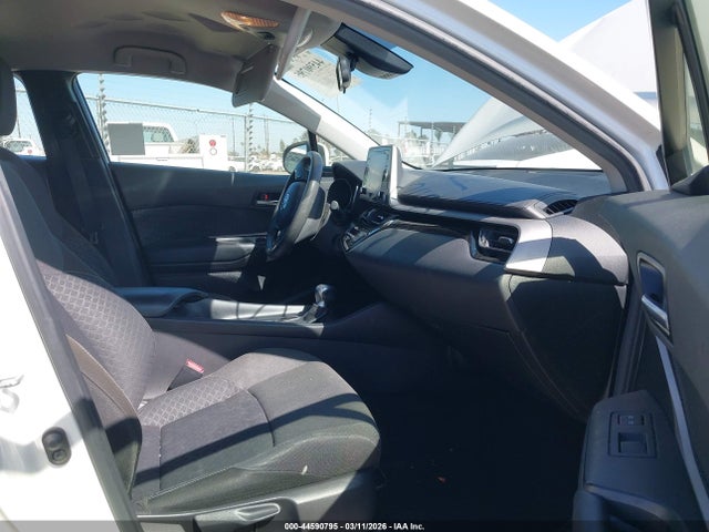 2021 TOYOTA C-HR JTNKHMBX1M1120887 Photo 4