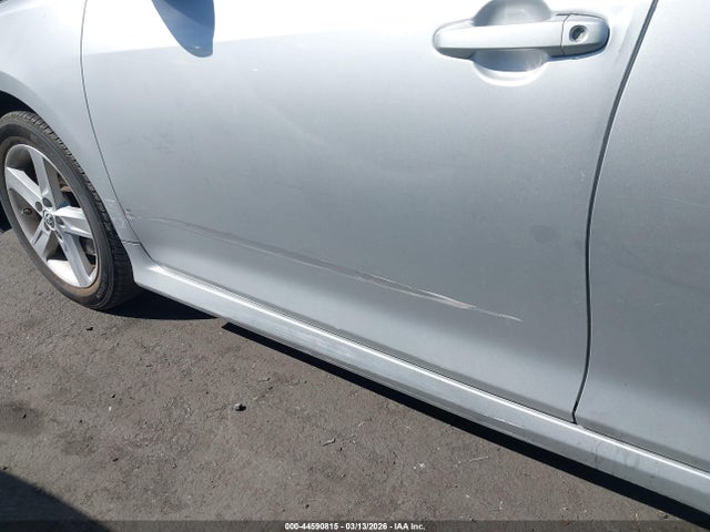 4T1BF1FK4EU773782 Toyota CAMRY SE