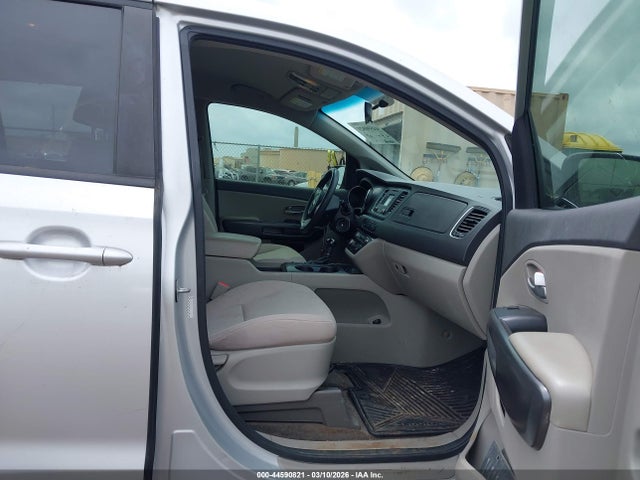 KNDMB5C10G6131868 KIA SEDONA LX