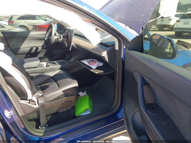 Продаж на аукціоні авто 2022 Tesla Model Y Long Range Dual Motor All-wheel Drive, vin: 7SAYGAEE0NF428929, номер лоту: 44590824