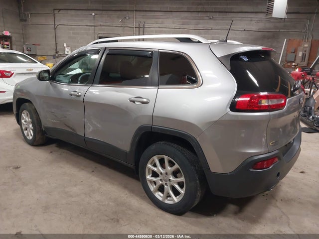 44590838 :رقم المزاد ، 1C4PJLCB7HW640211 vin ، 2017 Jeep Cherokee Latitude Fwd مزاد بيع