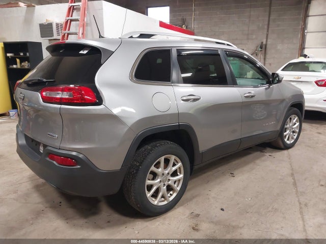 44590838 :رقم المزاد ، 1C4PJLCB7HW640211 vin ، 2017 Jeep Cherokee Latitude Fwd مزاد بيع