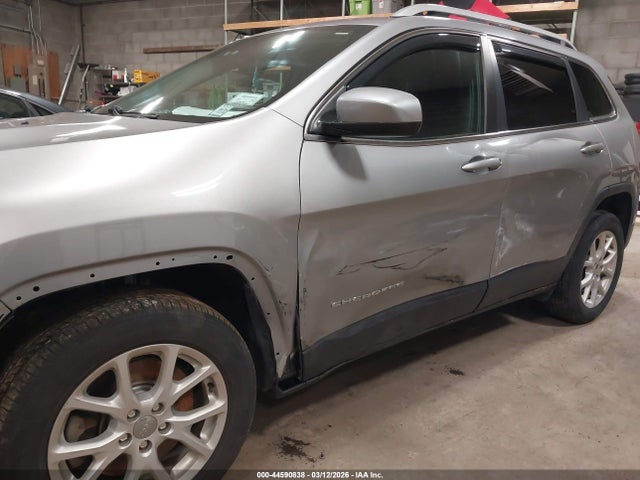 44590838 :رقم المزاد ، 1C4PJLCB7HW640211 vin ، 2017 Jeep Cherokee Latitude Fwd مزاد بيع
