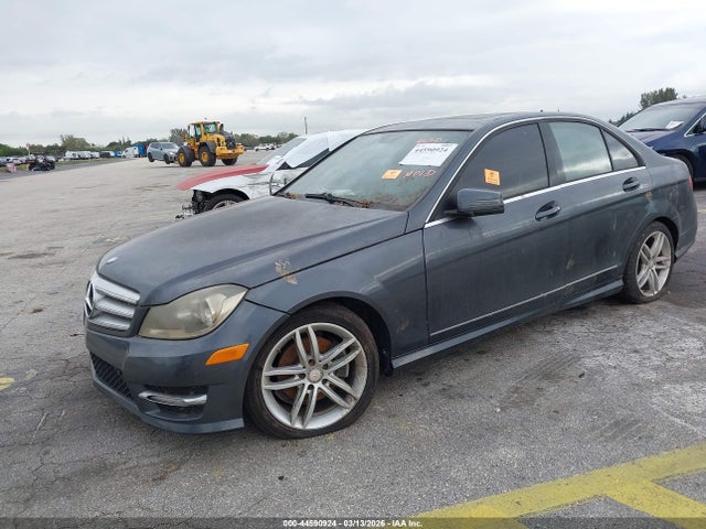 Продаж на аукціоні авто 2013 Mercedes-benz C 250 Sport, vin: WDDGF4HBXDR265154, номер лоту: 44590924