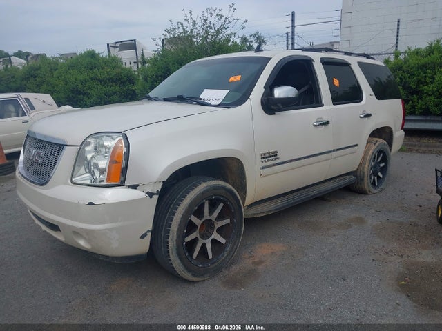44590988 :رقم المزاد ، 1GKS1CE05BR284566 vin ، 2011 Gmc Yukon Slt مزاد بيع