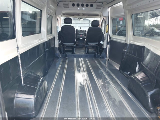 2015 Ram Promaster 2500 Window Van High Roof მანქანა იყიდება აუქციონზე, vin: 3C6TRVPG3FE512734, აუქციონის ნომერი: 44590990