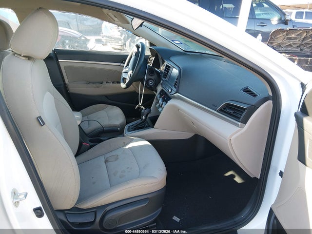 2019 HYUNDAI ELANTRA 5NPD84LF6KH422779 Photo 4