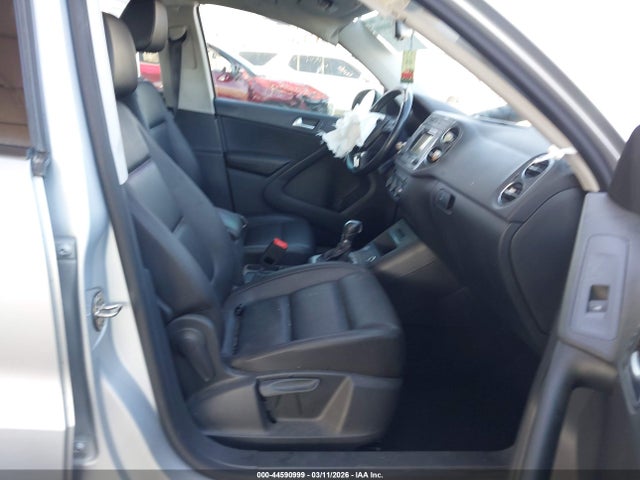 WVGBV7AX2GW016525 Volkswagen TIGUAN S