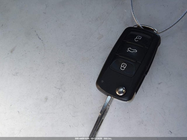 44591036 :رقم المزاد ، 1VWBP7A30CC104901 vin ، 2012 Volkswagen Passat 2.5l Se مزاد بيع