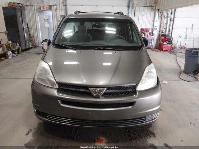 44591051 :رقم المزاد ، 5TDBA23C95S039861 vin ، 2005 Toyota Sienna Le مزاد بيع