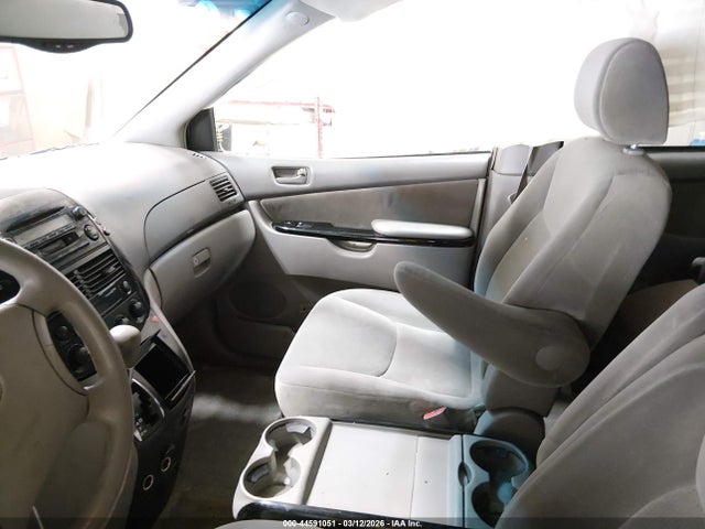 44591051 :رقم المزاد ، 5TDBA23C95S039861 vin ، 2005 Toyota Sienna Le مزاد بيع