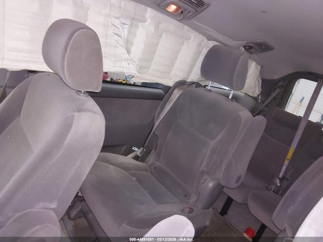 44591051 :رقم المزاد ، 5TDBA23C95S039861 vin ، 2005 Toyota Sienna Le مزاد بيع
