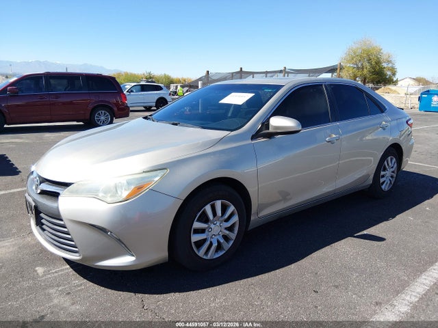 Toyota CAMRY LE 2015 4T4BF1FK8FR476960 Image 2