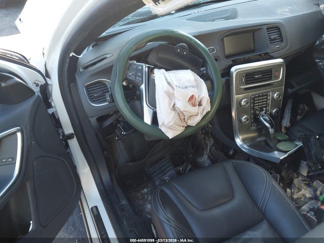 YV126MFM0F1340206 Volvo S60 T5 Platinum