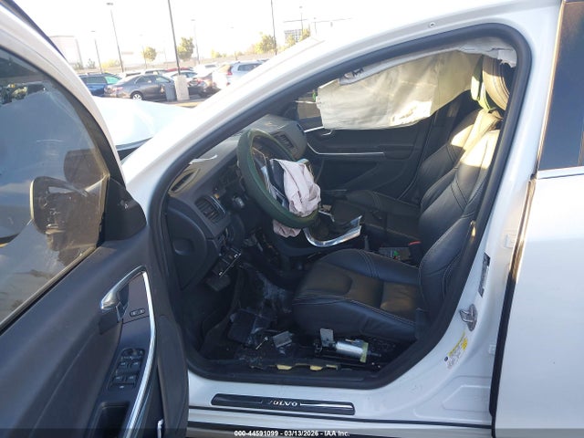 YV126MFM0F1340206 Volvo S60 T5 Platinum