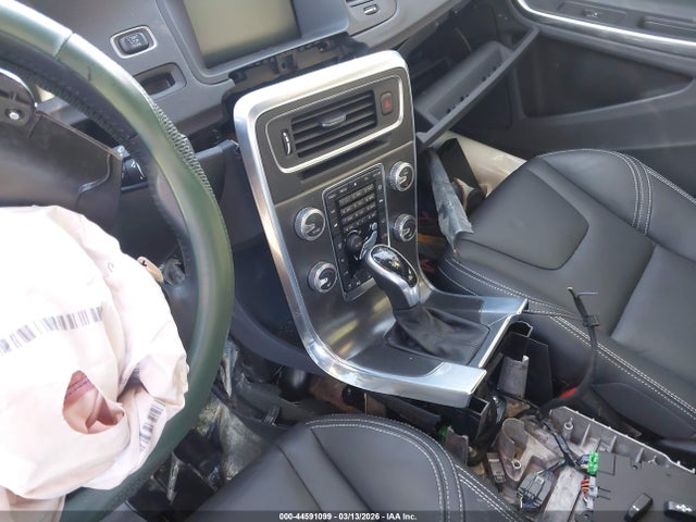 YV126MFM0F1340206 Volvo S60 T5 Platinum