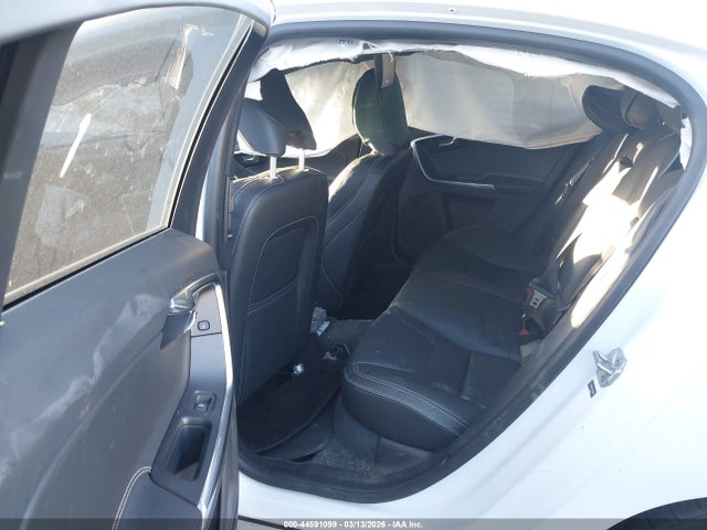 YV126MFM0F1340206 Volvo S60 T5 Platinum
