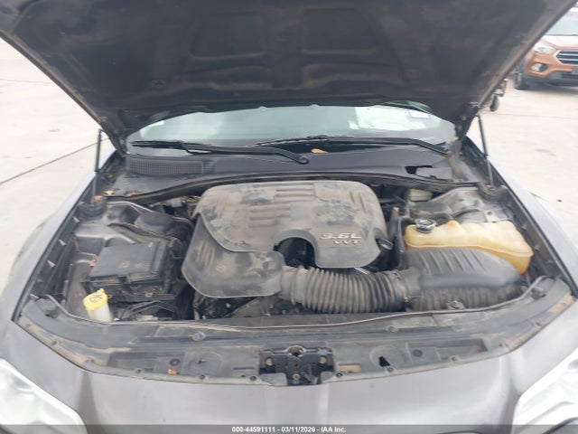 44591111 :رقم المزاد ، 2C3CCAAG6FH792525 vin ، 2015 Chrysler 300 Limited مزاد بيع