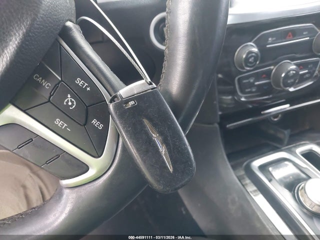 44591111 :رقم المزاد ، 2C3CCAAG6FH792525 vin ، 2015 Chrysler 300 Limited مزاد بيع