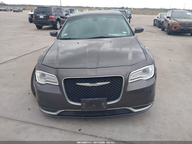 44591111 :رقم المزاد ، 2C3CCAAG6FH792525 vin ، 2015 Chrysler 300 Limited مزاد بيع