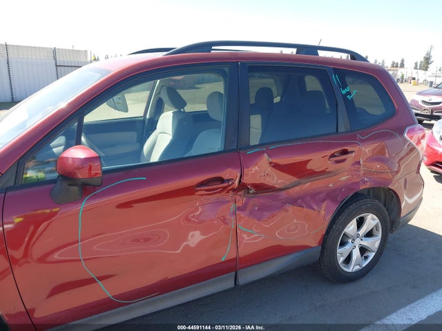 Subaru Forester 2.5i Premium 2015 JF2SJADCXFH582040 Image 6