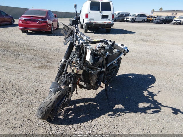 KTM 690 Duke 2017 VBKLDV408HM702921 Image 2