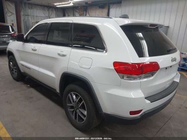 2017 JEEP GRAND CHEROKEE 1C4RJEAG0HC819890 Photo 2