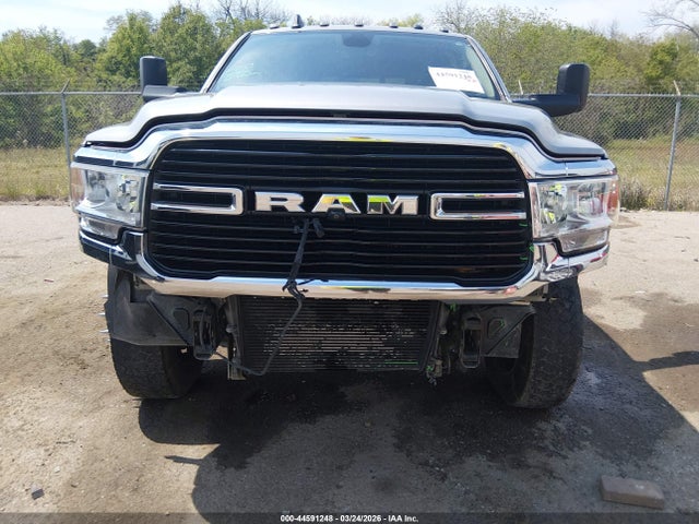 44591248 :رقم المزاد ، 3C63RRLL8LG177108 vin ، 2020 Ram 3500 Big Horn  4x4 6'4 Box مزاد بيع